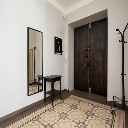 Hoza Centre By Bookinghost