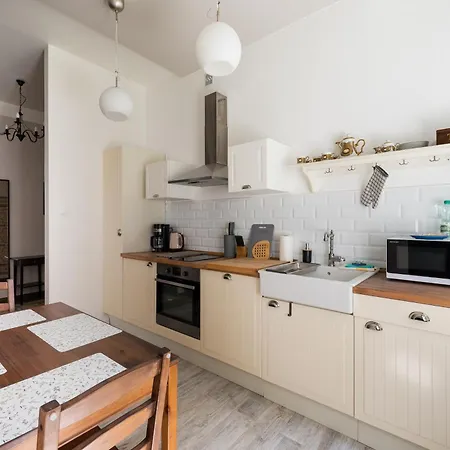 Hoza Centre By Bookinghost * Warschau