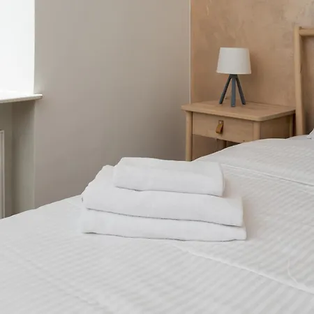 Hoza Centre By Bookinghost