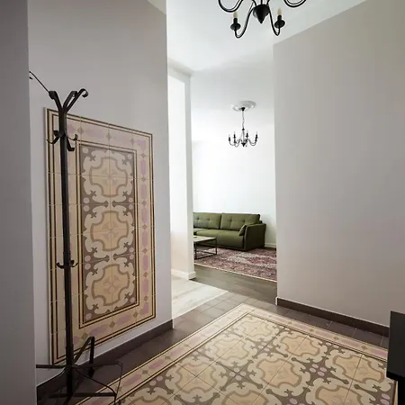 Hoza Centre By Bookinghost Apartmán